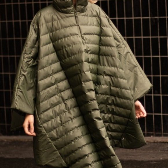 RAINS Trekker Cape Evergreen Large - NWT - Picture 2 of 9